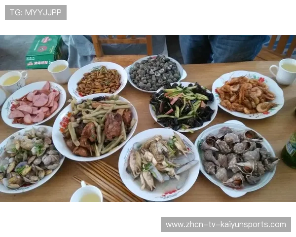 惠州海滩台风后现“海鲜盛宴”